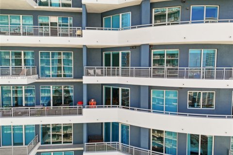 Copropriété à vendre à Miami, Floride: 1 chambre, 66.98 m2 № 2046487 - photo 4