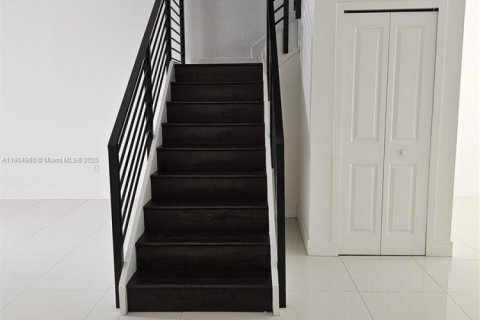 Touwnhouse à louer à Miami, Floride: 3 chambres, 164.99 m2 № 1955175 - photo 12