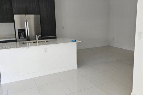 Touwnhouse à louer à Miami, Floride: 3 chambres, 164.99 m2 № 1955175 - photo 7