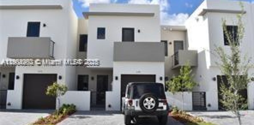 Touwnhouse à Miami, Floride 3 chambres, 164.99 m2 № 1955175