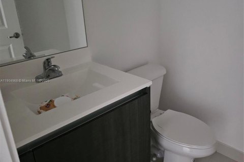 Touwnhouse à louer à Miami, Floride: 3 chambres, 164.99 m2 № 1955175 - photo 11