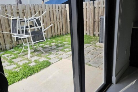 Touwnhouse à louer à Miami, Floride: 3 chambres, 164.99 m2 № 1955175 - photo 10