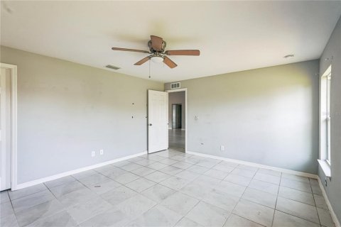 Casa en venta en Port Charlotte, Florida, 4 dormitorios, 170.94 m2 № 1917983 - foto 26
