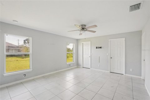 Casa en venta en Port Charlotte, Florida, 4 dormitorios, 170.94 m2 № 1917983 - foto 17