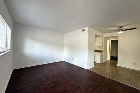 Apartamento en alquiler en Gainesville, Florida, 1 dormitorio, 56.02 m2 № 1853330 - foto 2