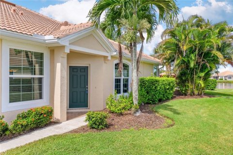 Villa ou maison à vendre à North Port, Floride: 2 chambres, 153.94 m2 № 2285423 - photo 3