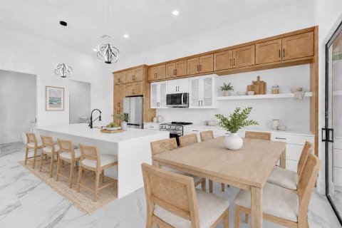 House in Port Charlotte, Florida 3 bedrooms, 200.85 sq.m. № 2116636 - photo 7