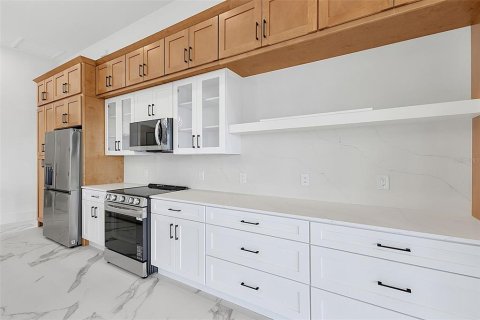 House in Port Charlotte, Florida 3 bedrooms, 200.85 sq.m. № 2116636 - photo 23