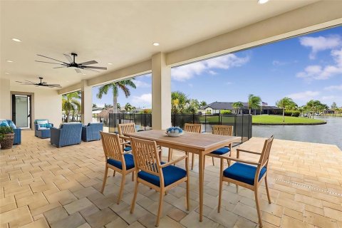 House in Port Charlotte, Florida 3 bedrooms, 200.85 sq.m. № 2116636 - photo 16