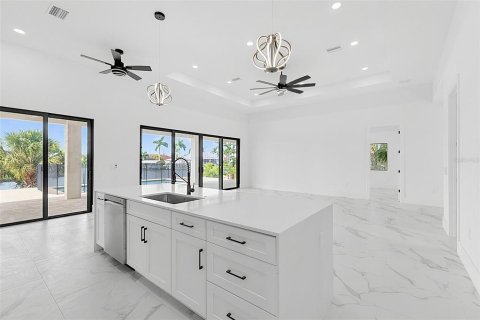 House in Port Charlotte, Florida 3 bedrooms, 200.85 sq.m. № 2116636 - photo 25
