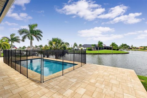 House in Port Charlotte, Florida 3 bedrooms, 200.85 sq.m. № 2116636 - photo 13