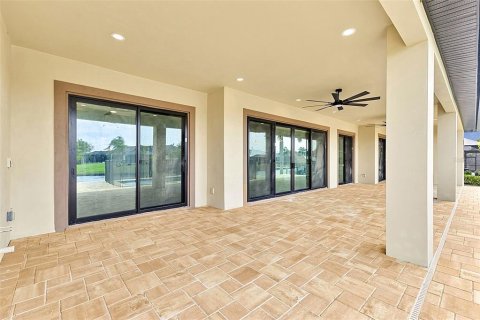 House in Port Charlotte, Florida 3 bedrooms, 200.85 sq.m. № 2116636 - photo 19