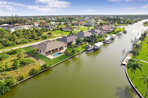 House in Port Charlotte, Florida 3 bedrooms, 200.85 sq.m. № 2116636 - photo 8