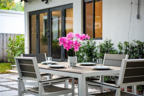 Casa en venta en El Portal, Florida, 3 dormitorios, 130.9 m2 № 2002306 - foto 13