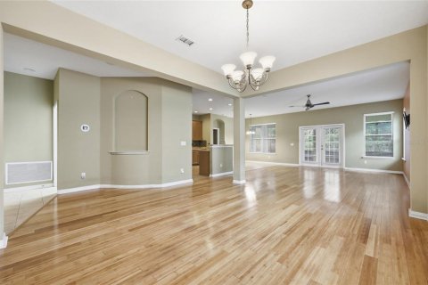 House in Windermere, Florida 3 bedrooms, 180.97 sq.m. № 2225463 - photo 16