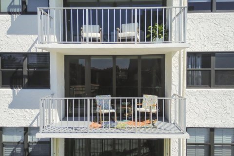 Купить кондоминиум в Норт-Палм-Бич, Флорида 5 комнат, 106.19м2, № 2084081 - фото 19