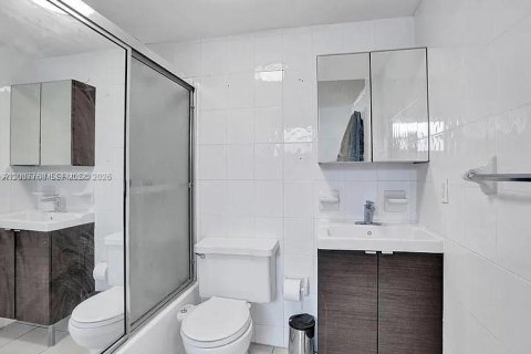 Copropriété à louer à Miami Beach, Floride: 1 chambre, 65.03 m2 № 2073888 - photo 9