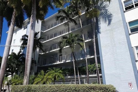 Copropriété à louer à Miami Beach, Floride: 1 chambre, 65.03 m2 № 2073888 - photo 13