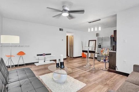 Copropriété à louer à Miami Beach, Floride: 1 chambre, 65.03 m2 № 2073888 - photo 4