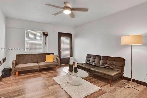 Copropriété à louer à Miami Beach, Floride: 1 chambre, 65.03 m2 № 2073888 - photo 5