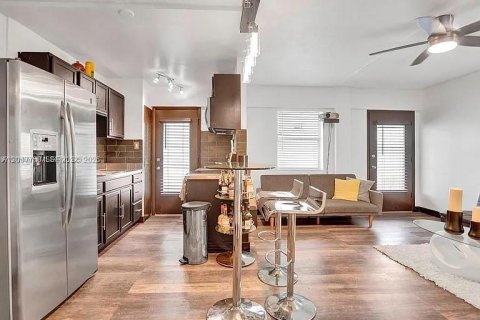 Copropriété à louer à Miami Beach, Floride: 1 chambre, 65.03 m2 № 2073888 - photo 2