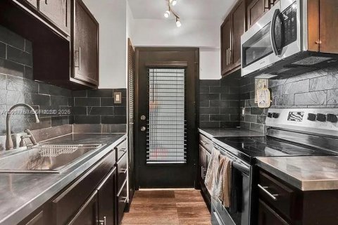 Copropriété à louer à Miami Beach, Floride: 1 chambre, 65.03 m2 № 2073888 - photo 8