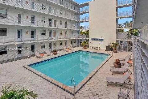 Copropriété à louer à Miami Beach, Floride: 1 chambre, 65.03 m2 № 2073888 - photo 12