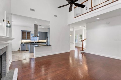 Casa en venta en Tampa, Florida, 5 dormitorios, 310.57 m2 № 1828007 - foto 13
