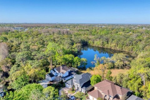 Casa en venta en Tampa, Florida, 5 dormitorios, 310.57 m2 № 1828007 - foto 2