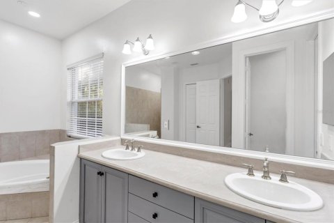 Casa en venta en Tampa, Florida, 5 dormitorios, 310.57 m2 № 1828007 - foto 26