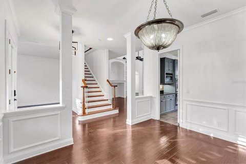 Casa en venta en Tampa, Florida, 5 dormitorios, 310.57 m2 № 1828007 - foto 9