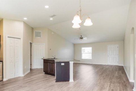 House in Dunnellon, Florida 3 bedrooms, 112.32 sq.m. № 2236826 - photo 7