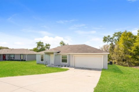 House in Dunnellon, Florida 3 bedrooms, 112.32 sq.m. № 2236826