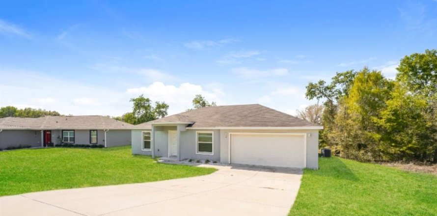 House in Dunnellon, Florida 3 bedrooms, 112.32 sq.m. № 2236826