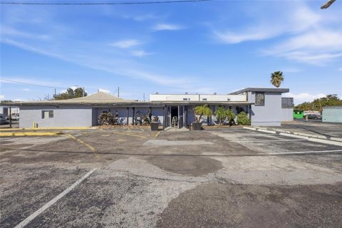 Propiedad comercial en Saint Petersburg, Florida 443.14 m2 № 2106015