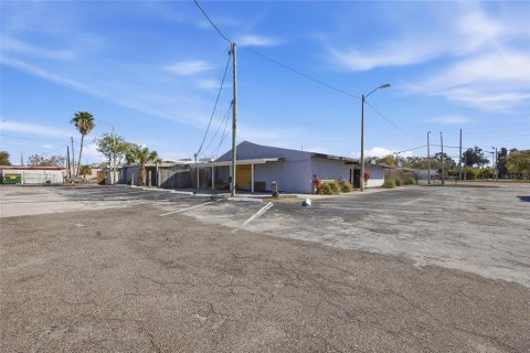 Commercial property in Saint Petersburg, Florida 443.14 sq.m. № 2106015 - photo 6