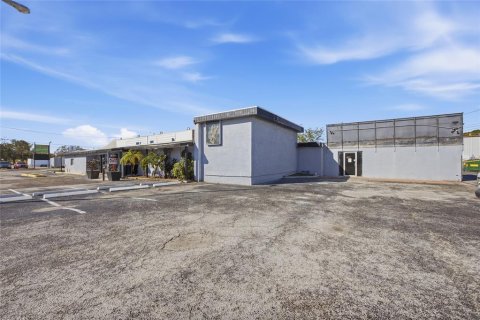 Commercial property in Saint Petersburg, Florida 443.14 sq.m. № 2106015 - photo 4