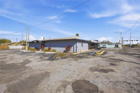 Commercial property in Saint Petersburg, Florida 443.14 sq.m. № 2106015 - photo 3