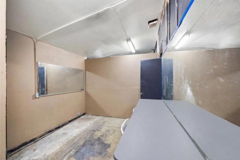 Commercial property in Saint Petersburg, Florida 443.14 sq.m. № 2106015 - photo 11