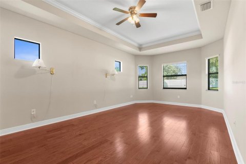 Casa en venta en Spring Hill, Florida, 4 dormitorios, 349.03 m2 № 1902993 - foto 30
