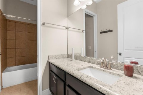 Casa en venta en Spring Hill, Florida, 4 dormitorios, 349.03 m2 № 1902993 - foto 28