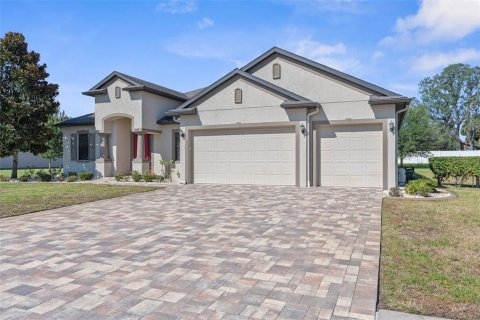 Casa en venta en Spring Hill, Florida, 4 dormitorios, 349.03 m2 № 1902993 - foto 1