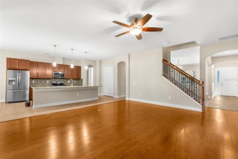 Casa en venta en Spring Hill, Florida, 4 dormitorios, 349.03 m2 № 1902993 - foto 11
