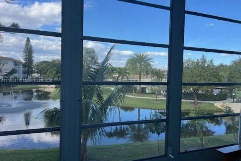 Condo in Lauderdale Lakes, Florida, 1 bedroom  № 1871411 - photo 9