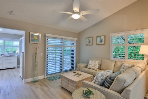 House in New Smyrna Beach, Florida 2 bedrooms, 100.98 sq.m. № 1841539 - photo 6