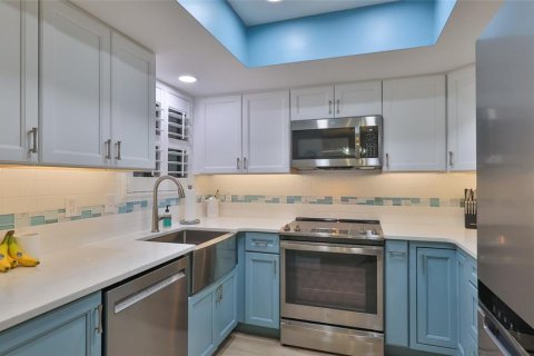 House in New Smyrna Beach, Florida 2 bedrooms, 100.98 sq.m. № 1841539 - photo 9