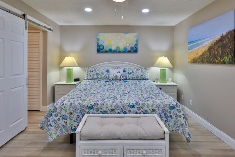 House in New Smyrna Beach, Florida 2 bedrooms, 100.98 sq.m. № 1841539 - photo 26