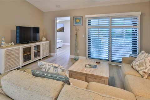 House in New Smyrna Beach, Florida 2 bedrooms, 100.98 sq.m. № 1841539 - photo 22