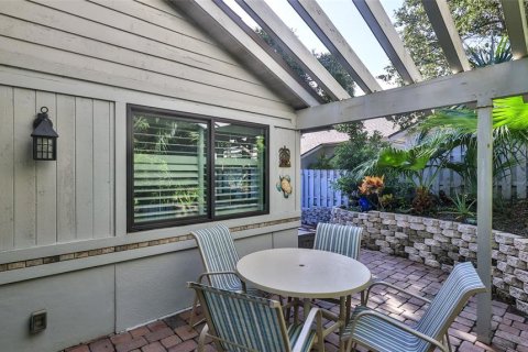House in New Smyrna Beach, Florida 2 bedrooms, 100.98 sq.m. № 1841539 - photo 2