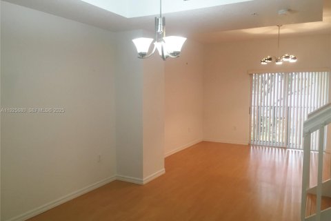 Condominio en alquiler en Miami, Florida, 3 dormitorios, 117.99 m2 № 1984148 - foto 6